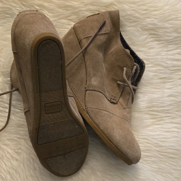 Tan Suede Lace-Up Ankle Boots - Picture 3 of 4
